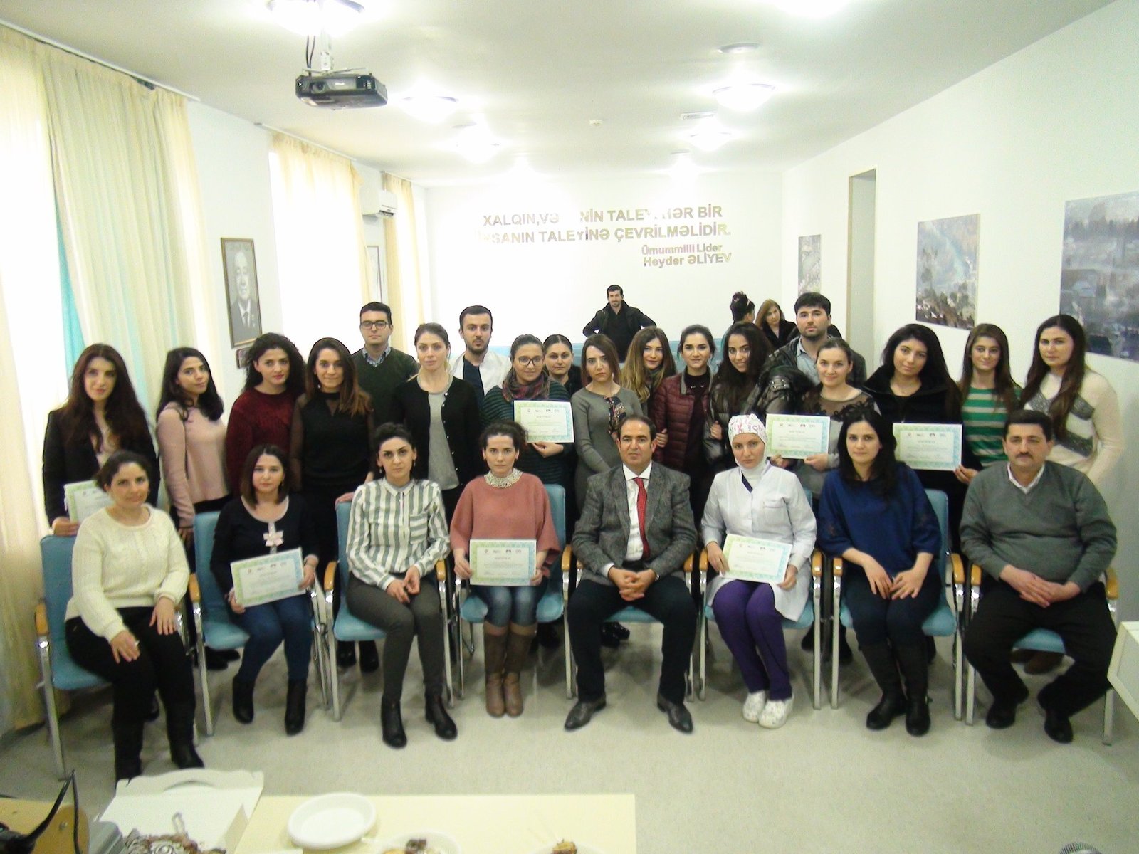 23-25 fevral kurslarının iştirakçılarına sertifikatlar təqdim olundu